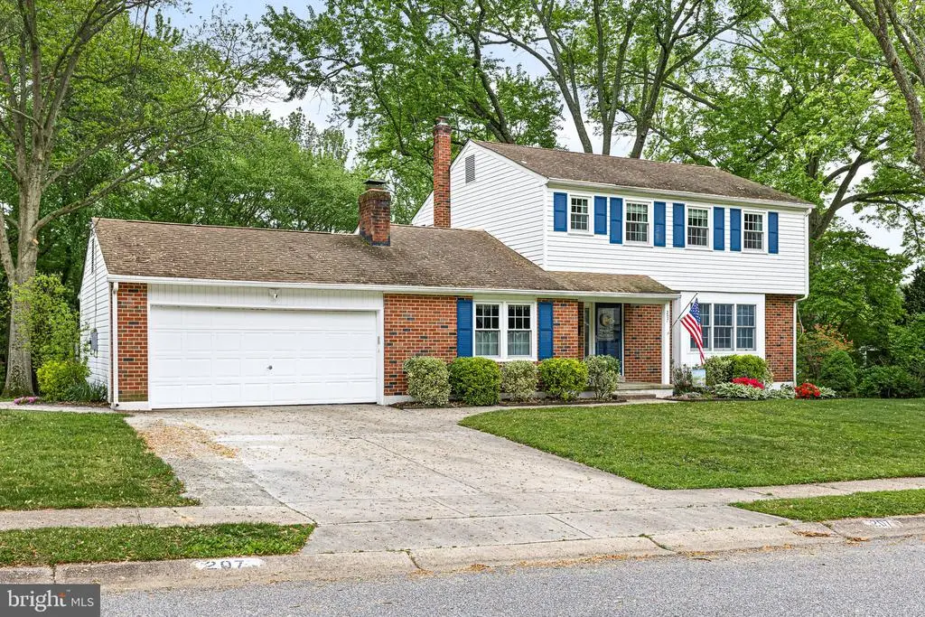 207 Wilshire Ln, Newark