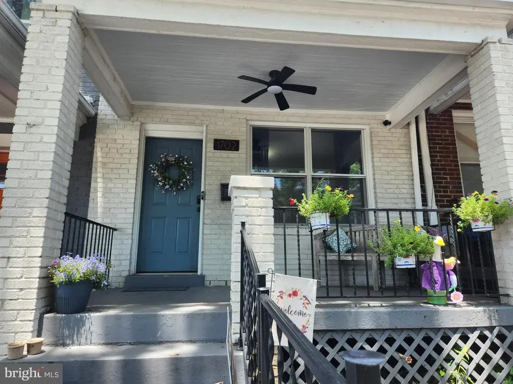1702 Lang Pl Ne, WASHINGTON