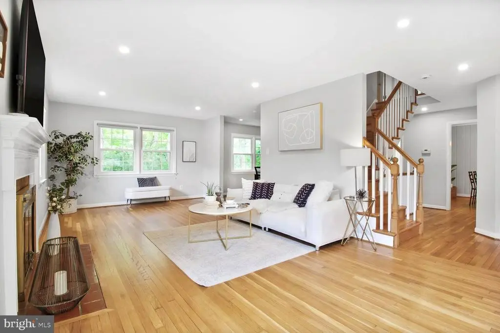 10611 Meadowhill Rd, Silver Spring