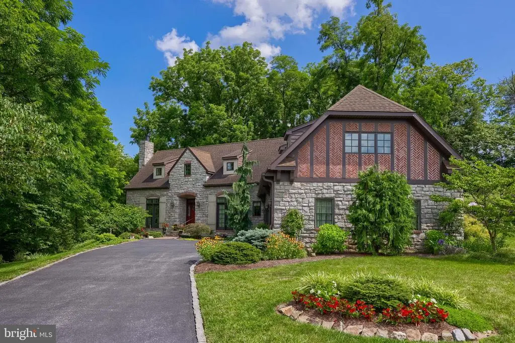 2787 Southwick Dr, Lancaster