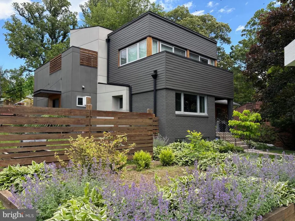 5929 Onondaga Rd, Bethesda