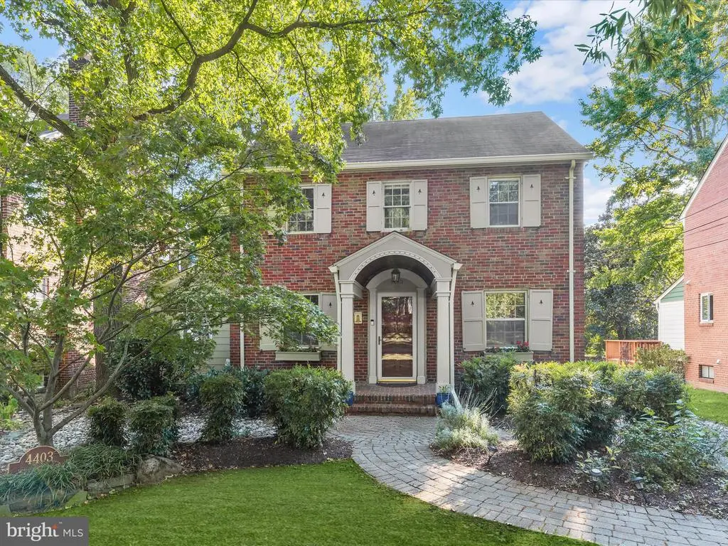 4403 Van Buren St, University Park