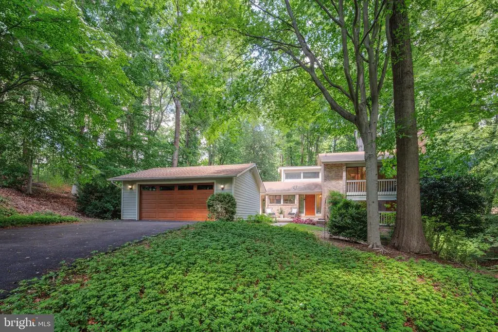 6921 Carlynn Ct, Bethesda