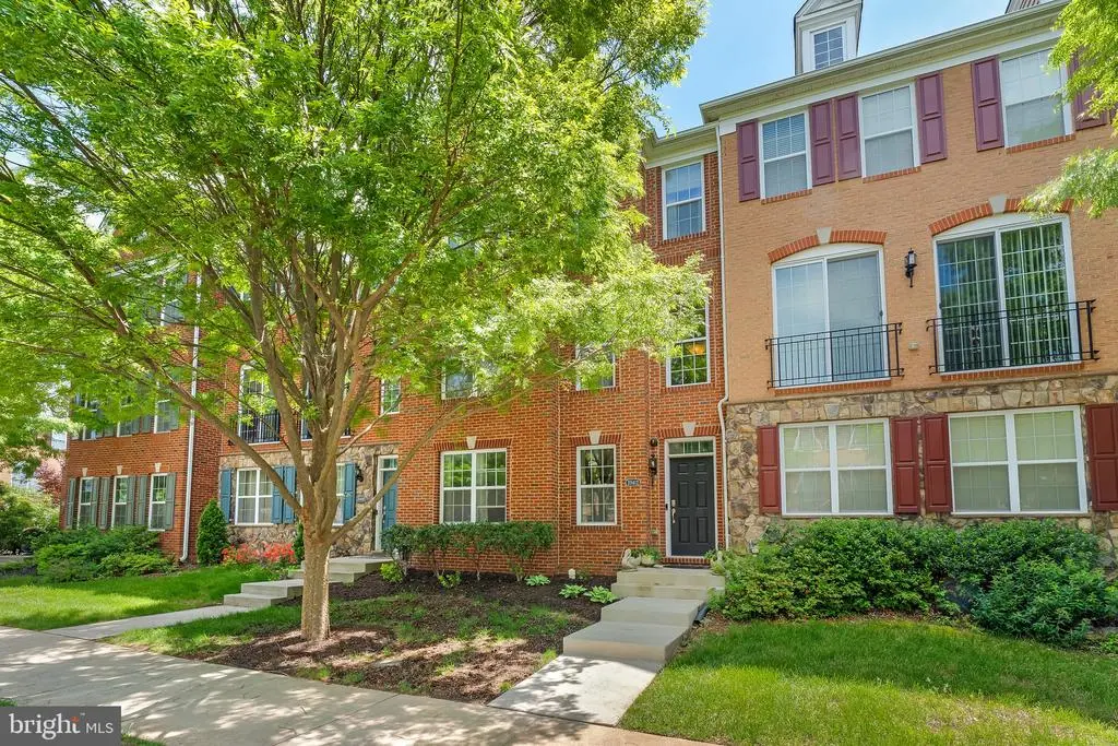 23412 Berkeley Meadows Dr, Ashburn