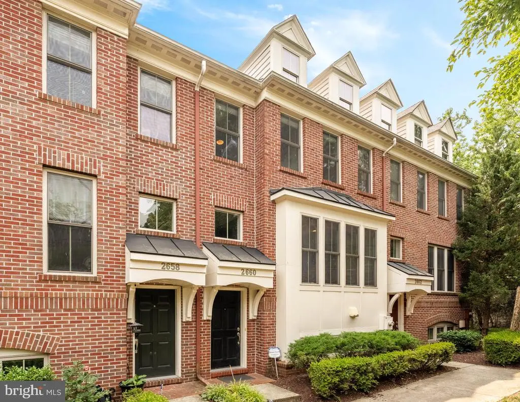 2660 S Kenmore Ct, Arlington