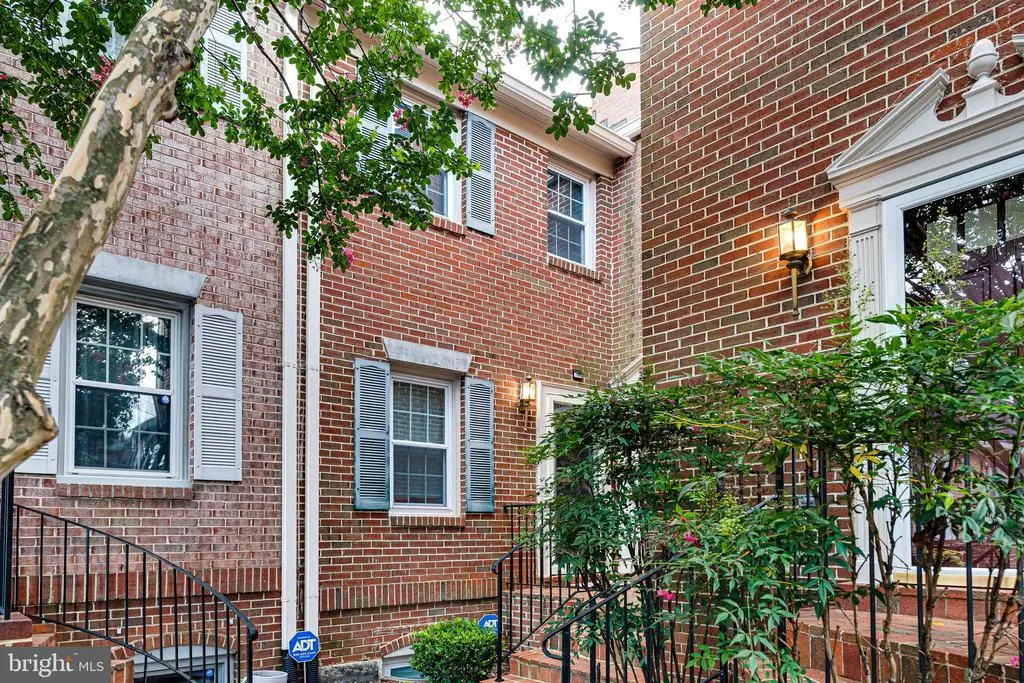 2115 N Lincoln St, ARLINGTON