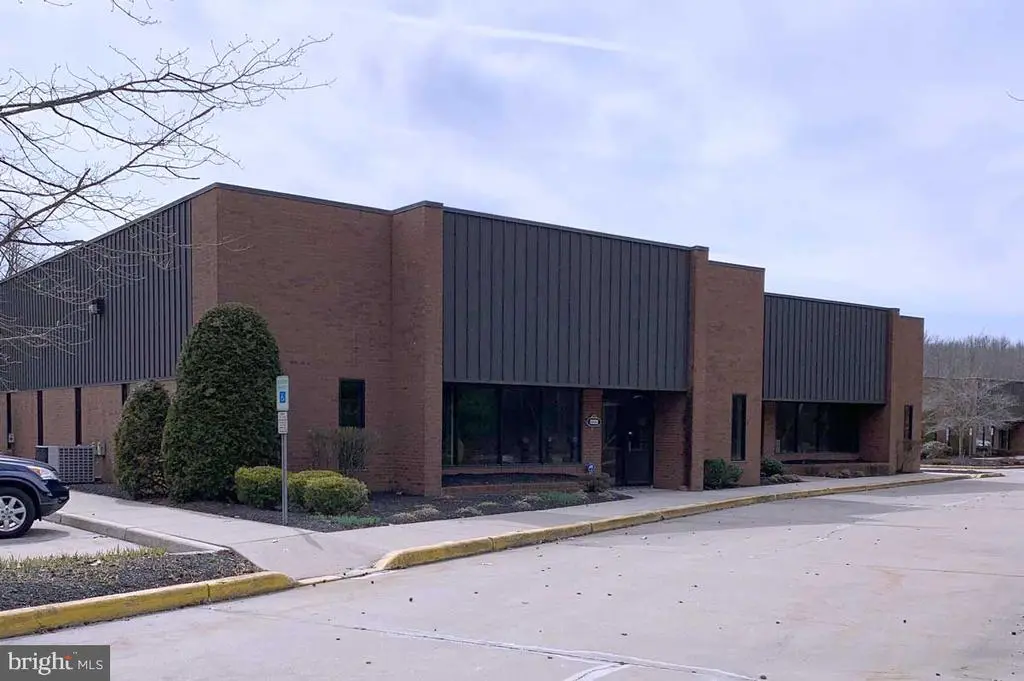 95 Connecticut Dr, BURLINGTON