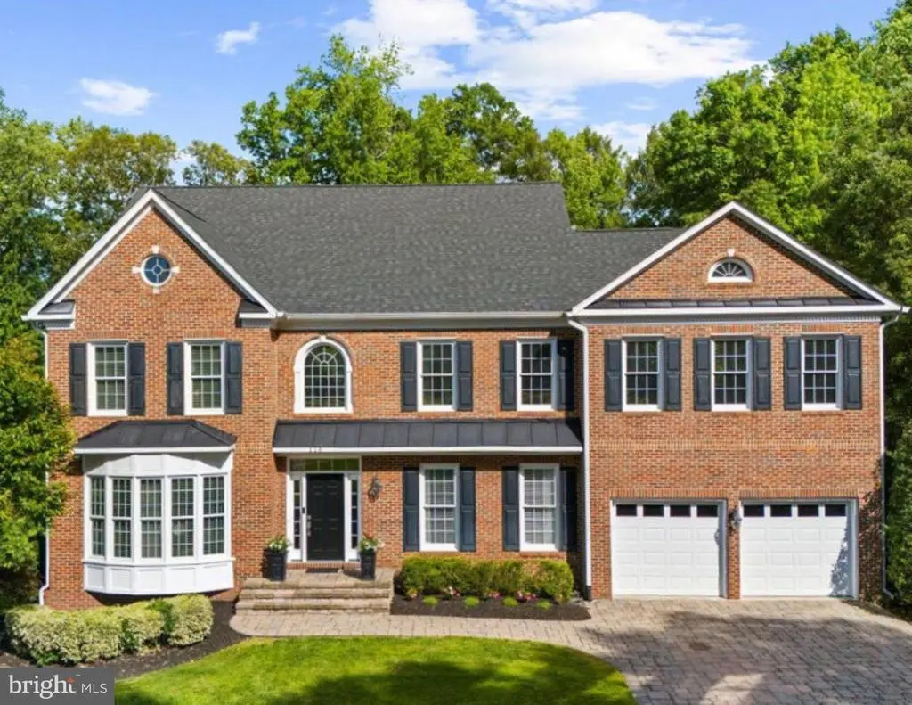 116 Colony Xing, Edgewater