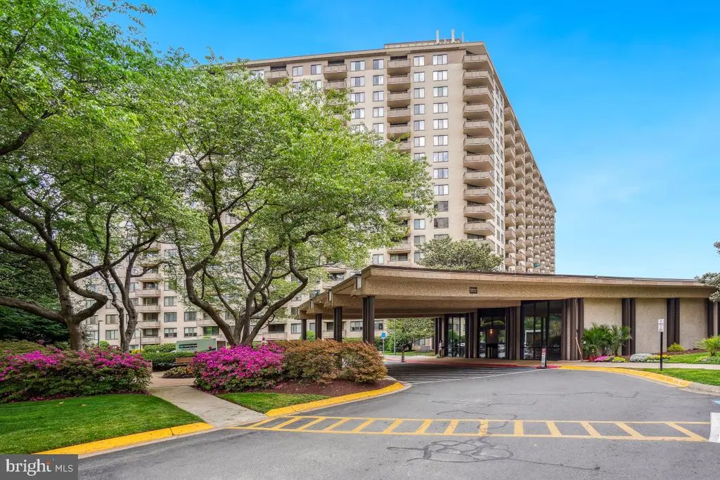 5225 Pooks Hill Rd #723n, BETHESDA