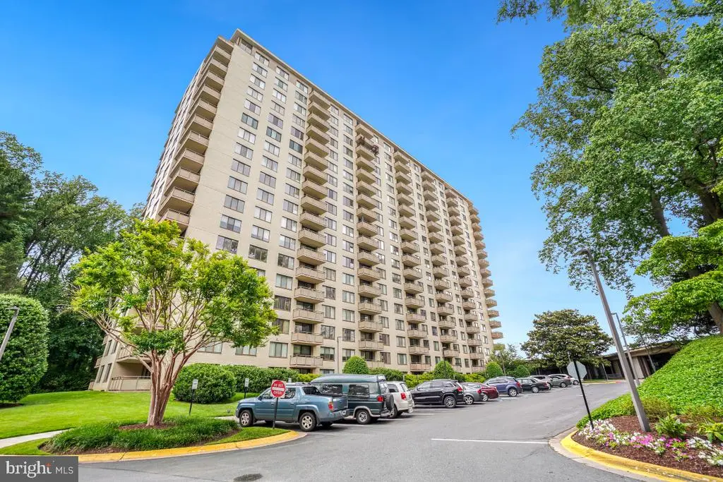 5225 Pooks Hill Rd #520n, BETHESDA