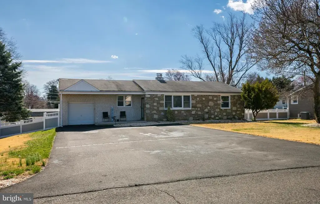 27 N Westview Ave, FEASTERVILLE TREVOSE