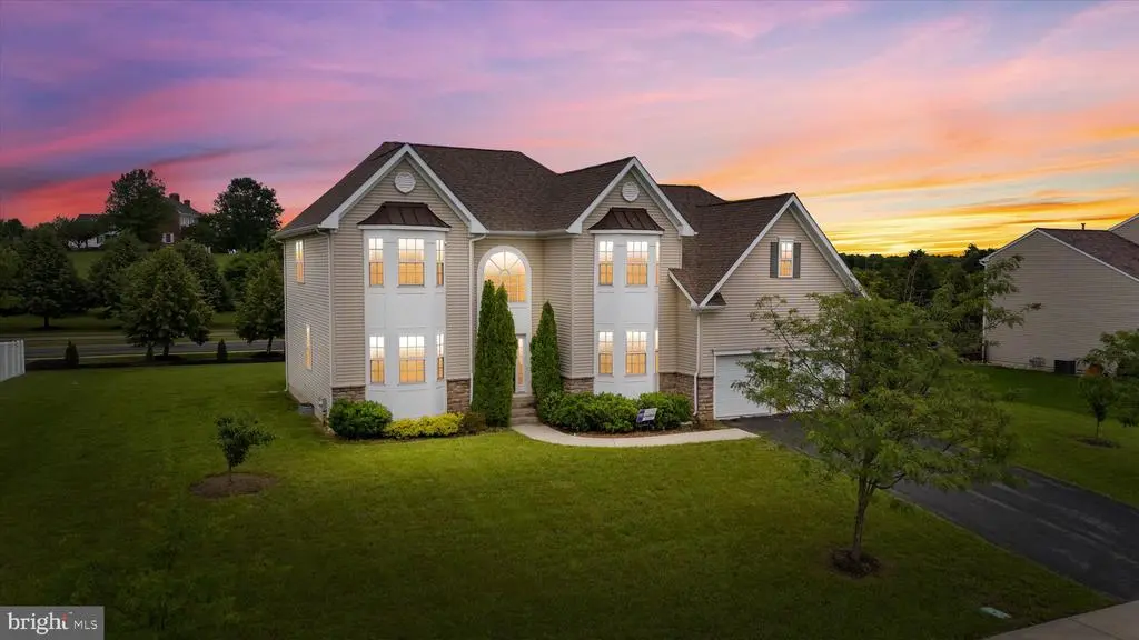 303 Sherwood Ter, Middletown