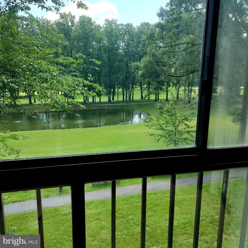 15107 Interlachen Dr #2-302, Silver Spring