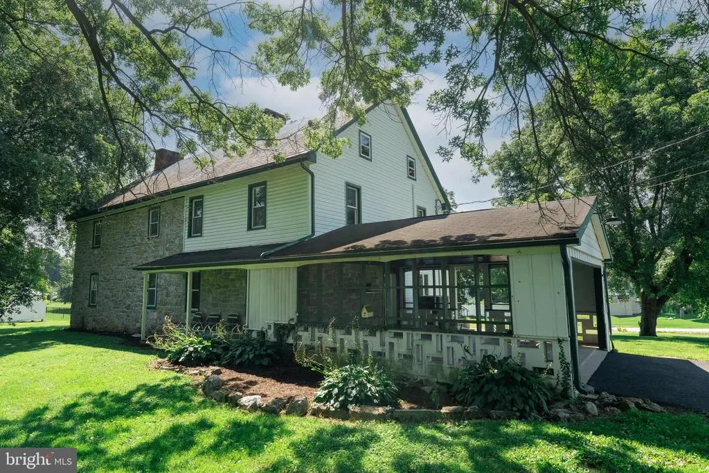 2475 Oregon Pike, Lancaster