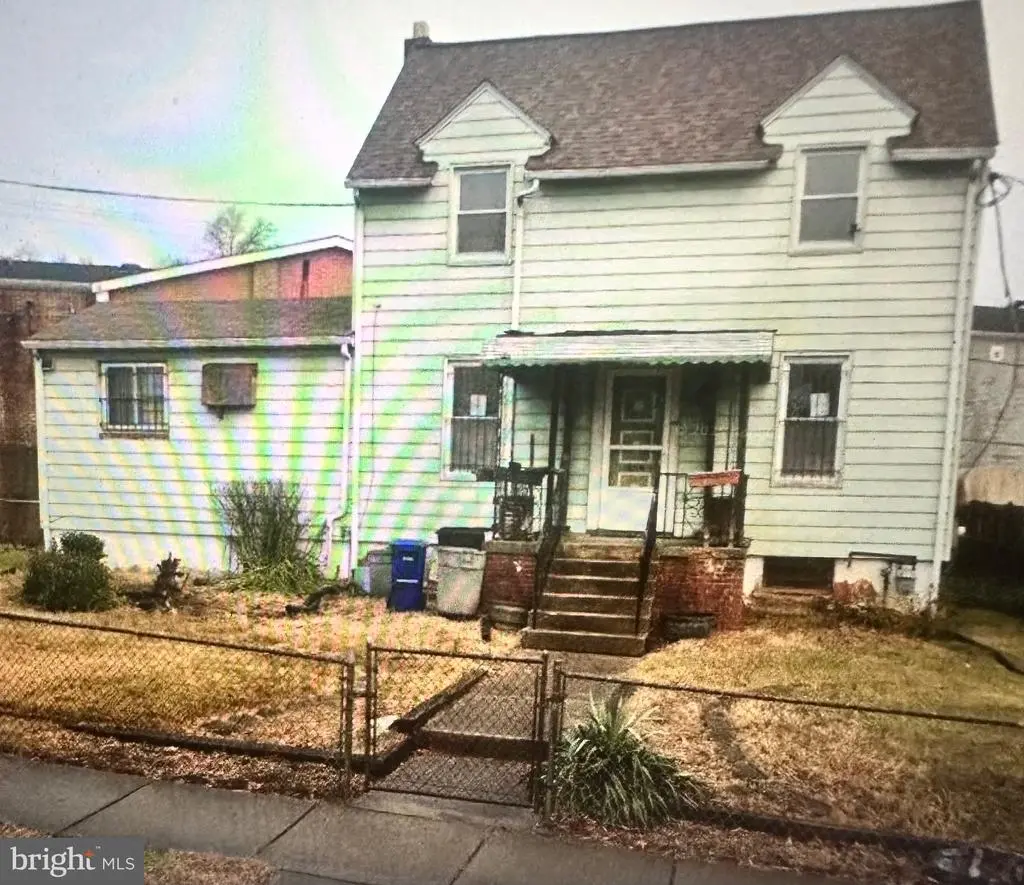 3110 Newton St Ne, WASHINGTON