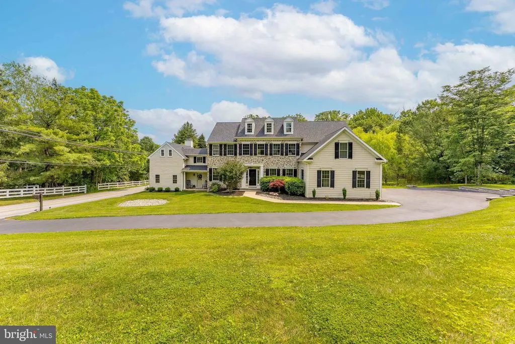 975 S Waterloo Rd, DEVON