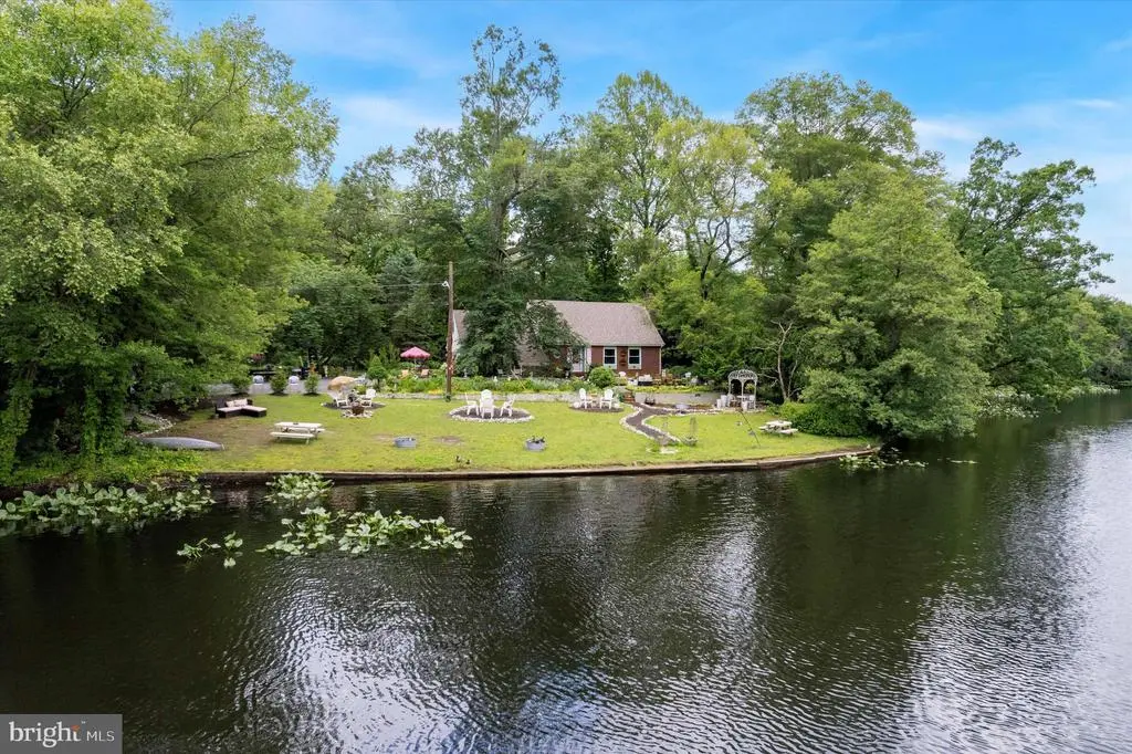 2031 Sylvan Park Rd, BURLINGTON