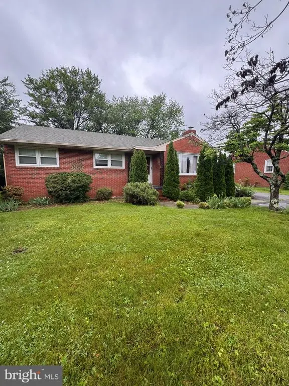 121 Laurel Ave, FREDERICKSBURG