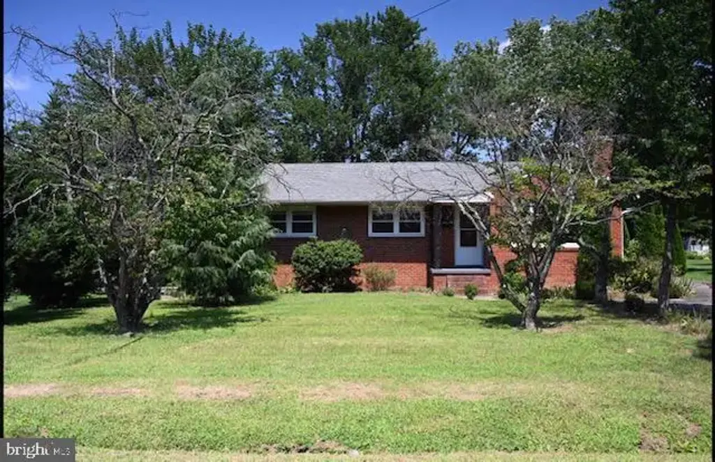121 Laurel Ave, FREDERICKSBURG