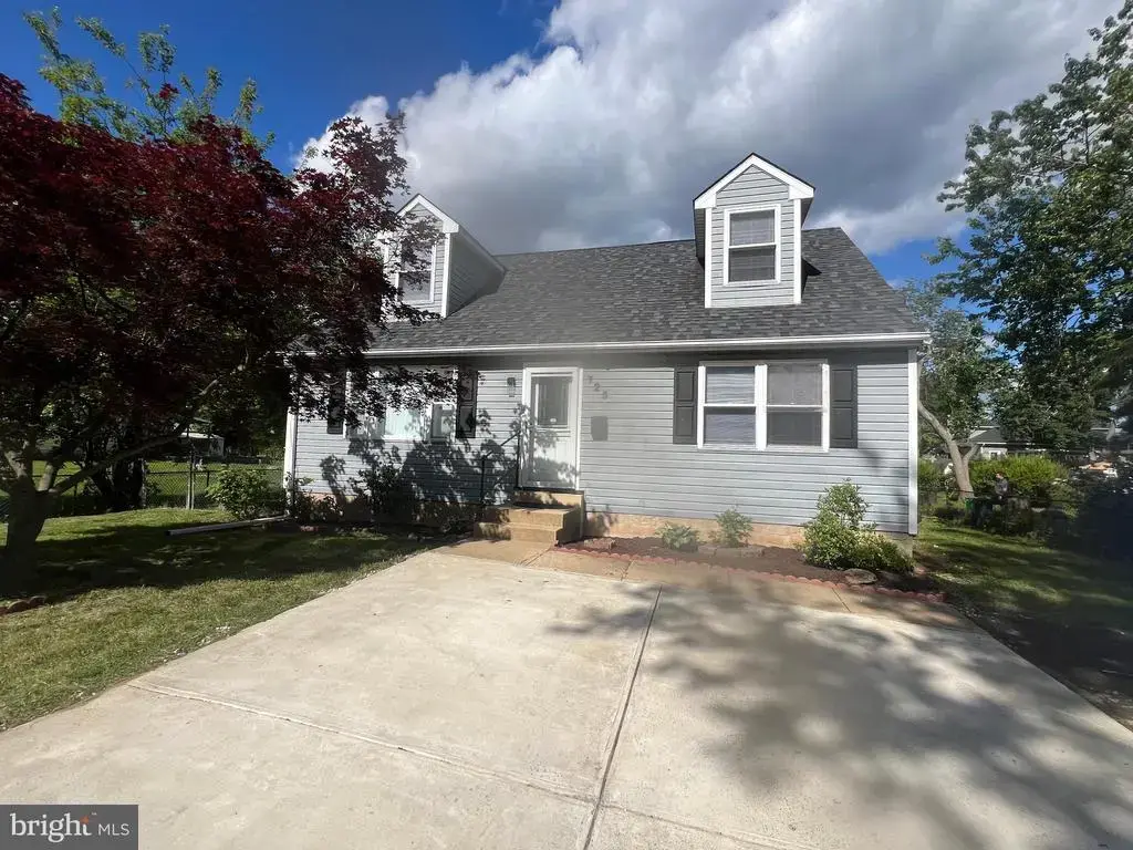 725 Rosa Ave, CROYDON