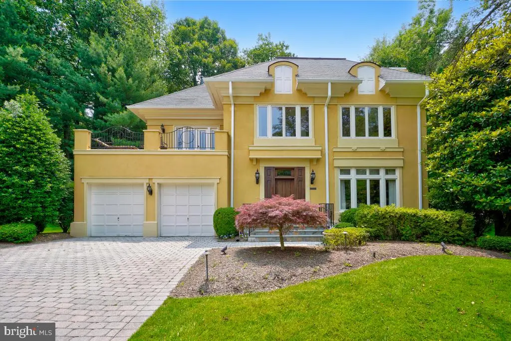 7030 Winterberry Ln, Bethesda