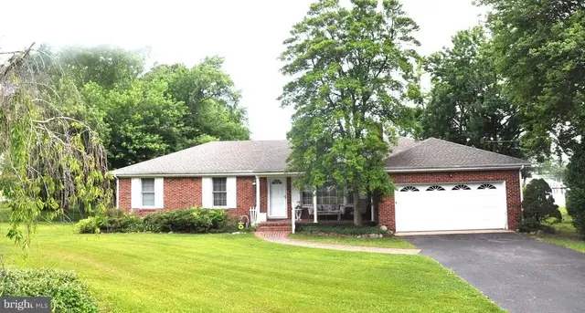 3202 Holly Ln, Cambridge