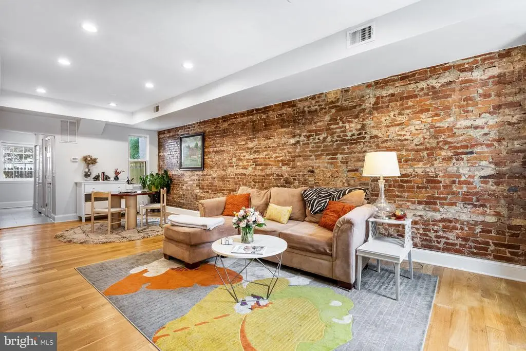 1220 Wylie St Ne, Washington