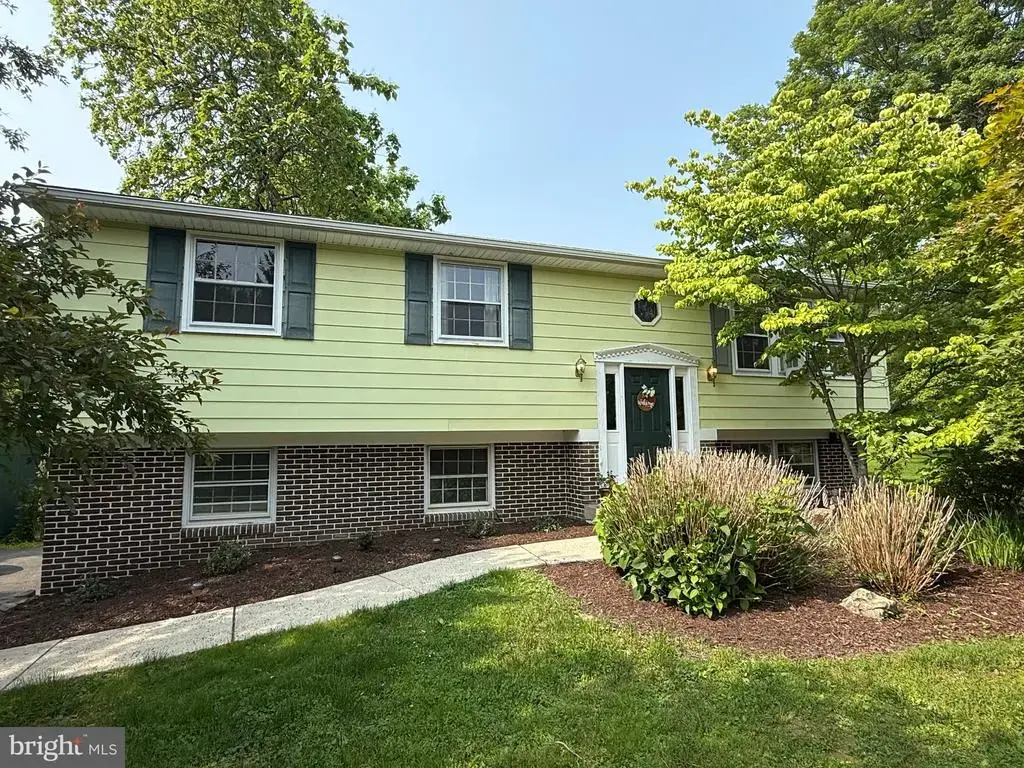 1770 Joanne Dr, QUAKERTOWN