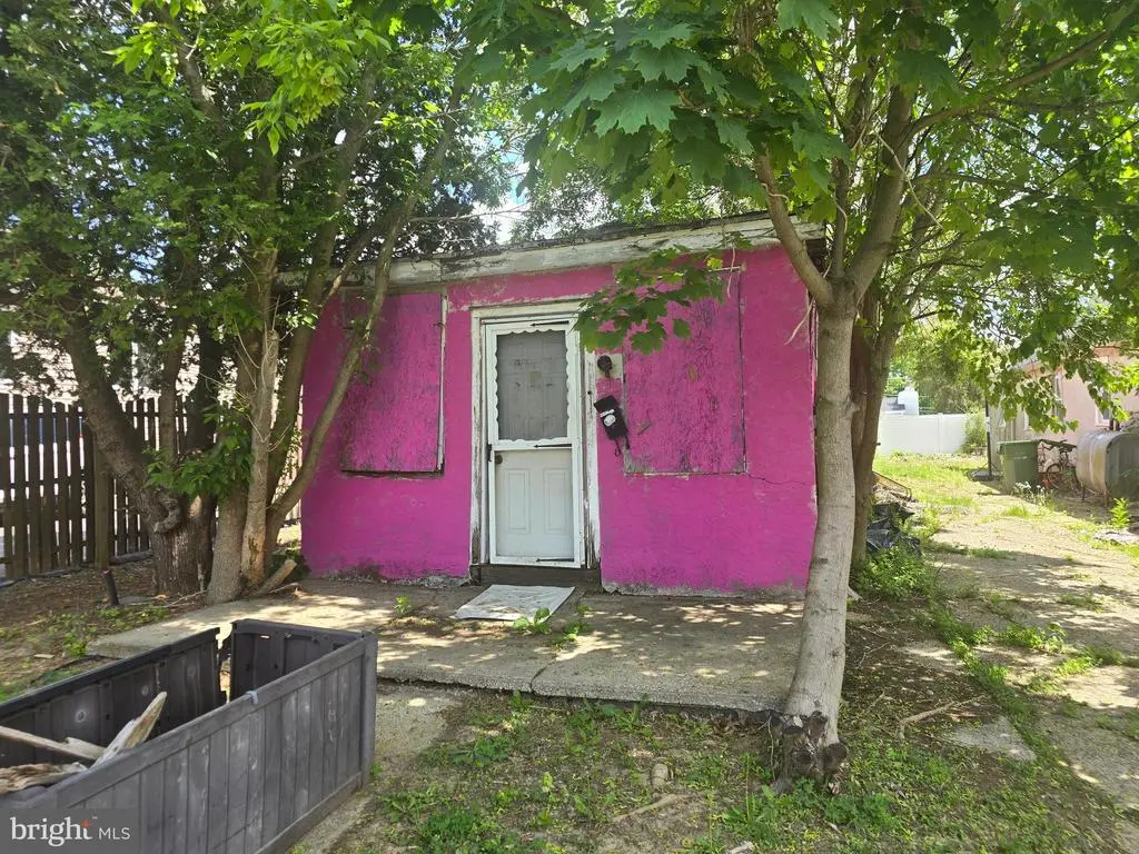 245 Linden Ave, GLENSIDE