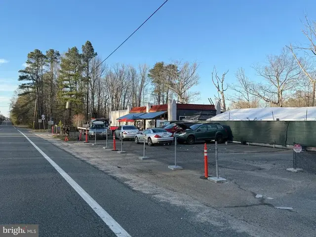 12439 Us Route 1 Hwy, Woodford