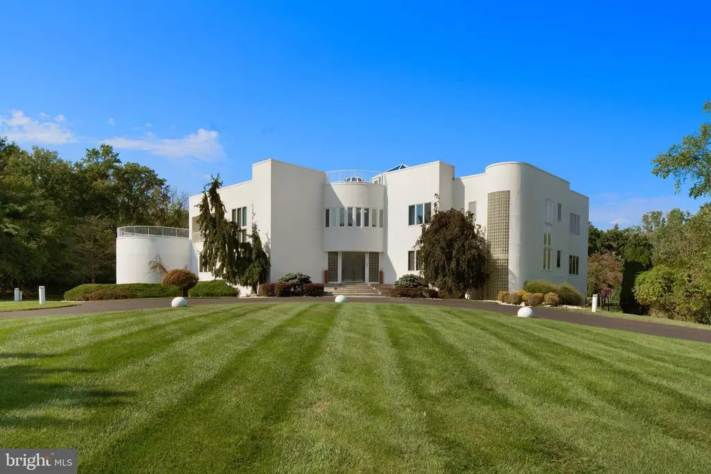 611 Creek Ln, FLOURTOWN