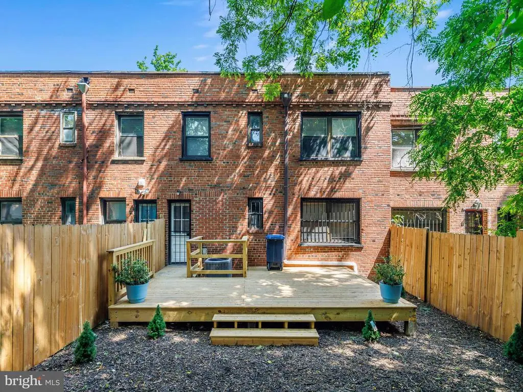 5019 Just St Ne, WASHINGTON