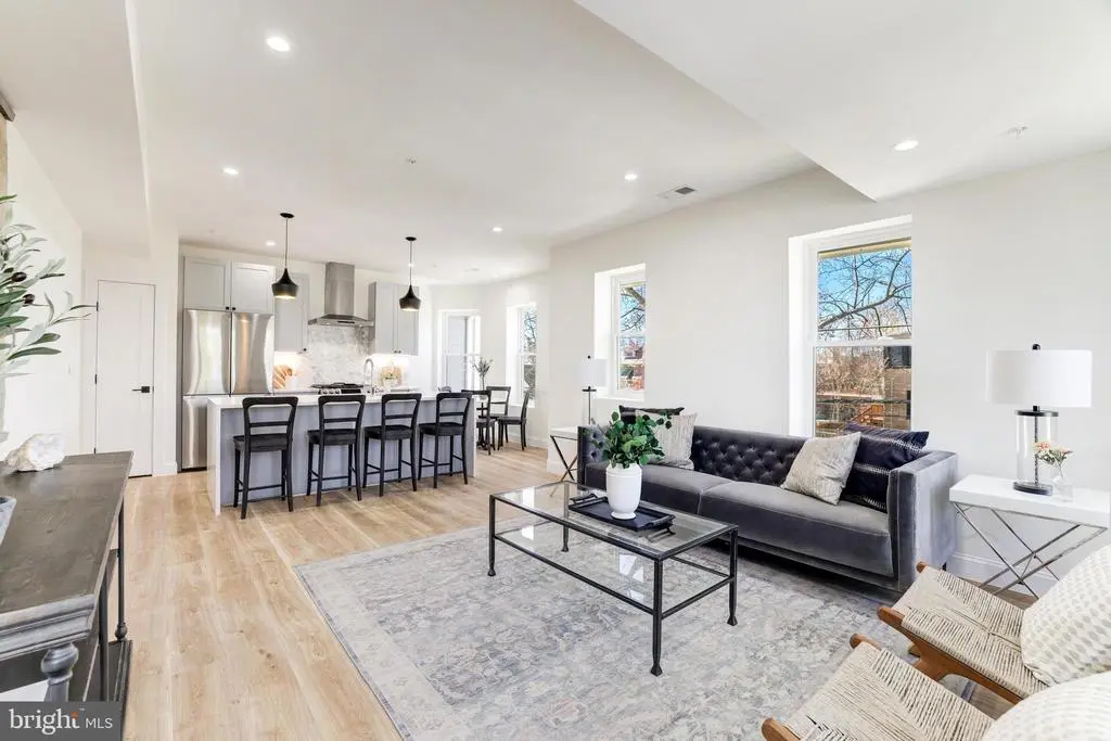 842 Madison St Nw #b, WASHINGTON