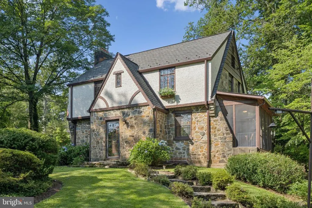 8514 Woodhaven Blvd, Bethesda