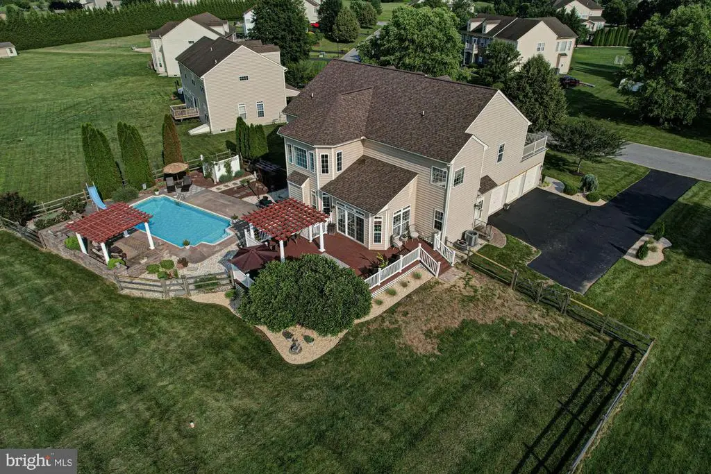 609 Channel Ct, Newark