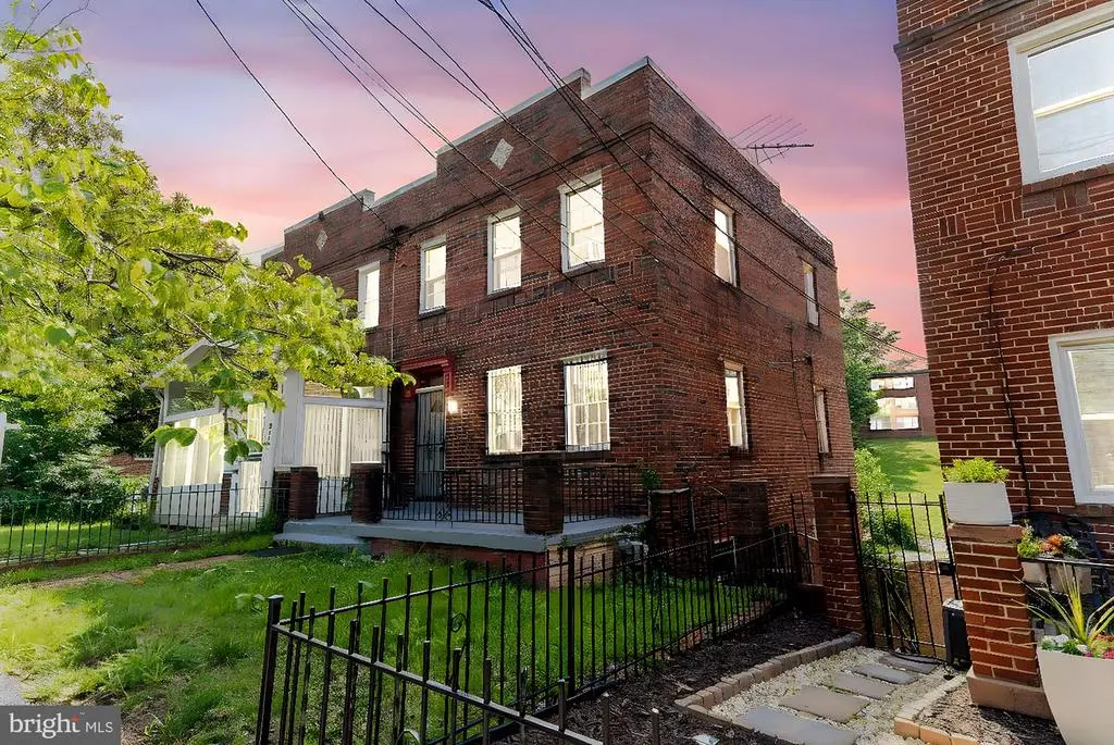 212 Division Ave Ne, WASHINGTON