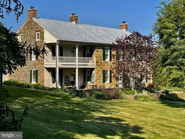 2810 Hoffman Mill Rd, Hampstead