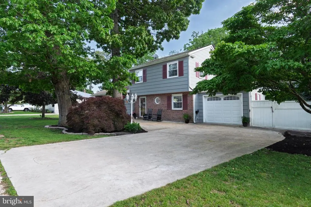 6 Holly Dr, NORTHFIELD