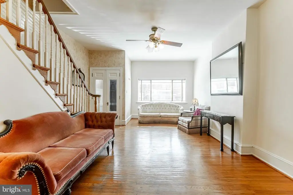 2440 S 13th St, PHILADELPHIA