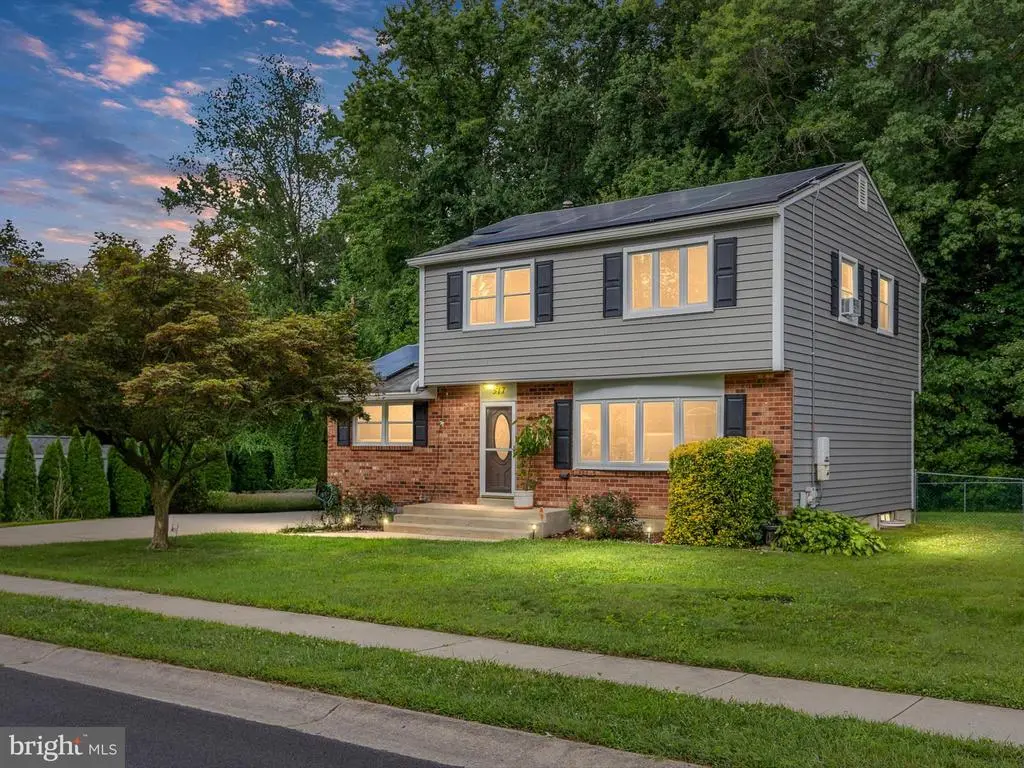 517 E Hanna Dr, Newark