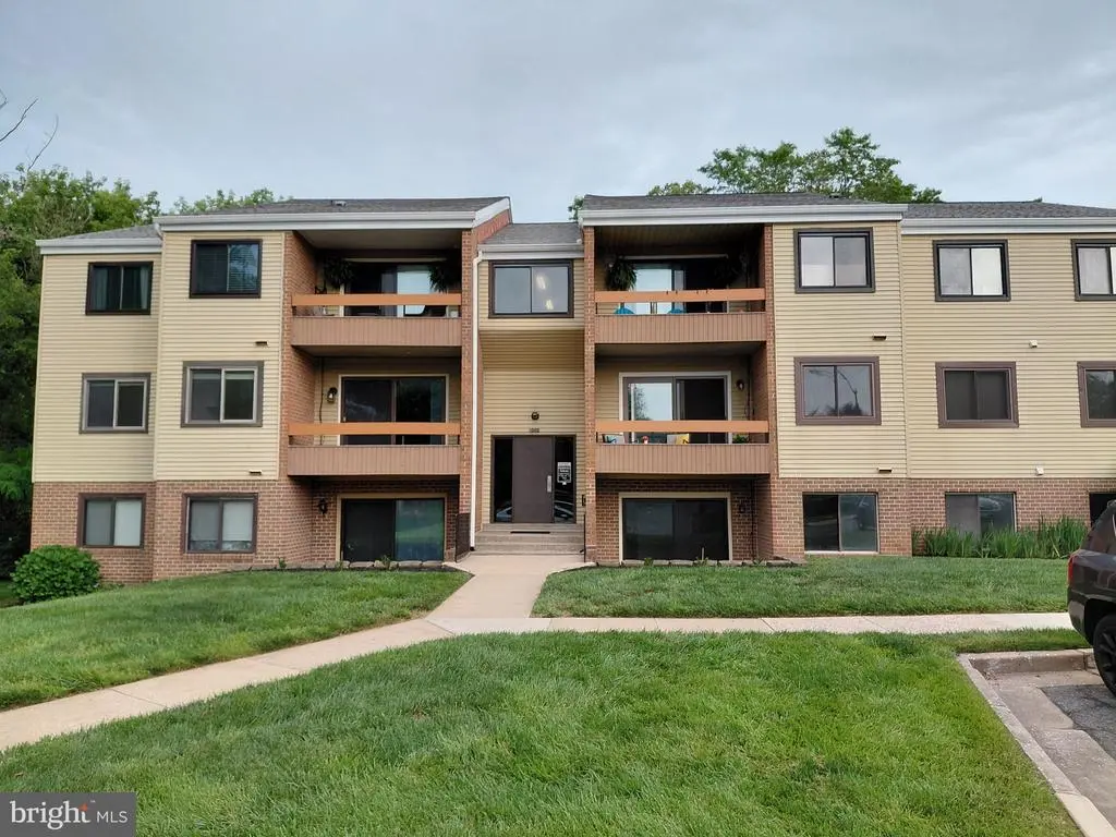 1002 Scarlet Oak Ct #2a, Hampstead