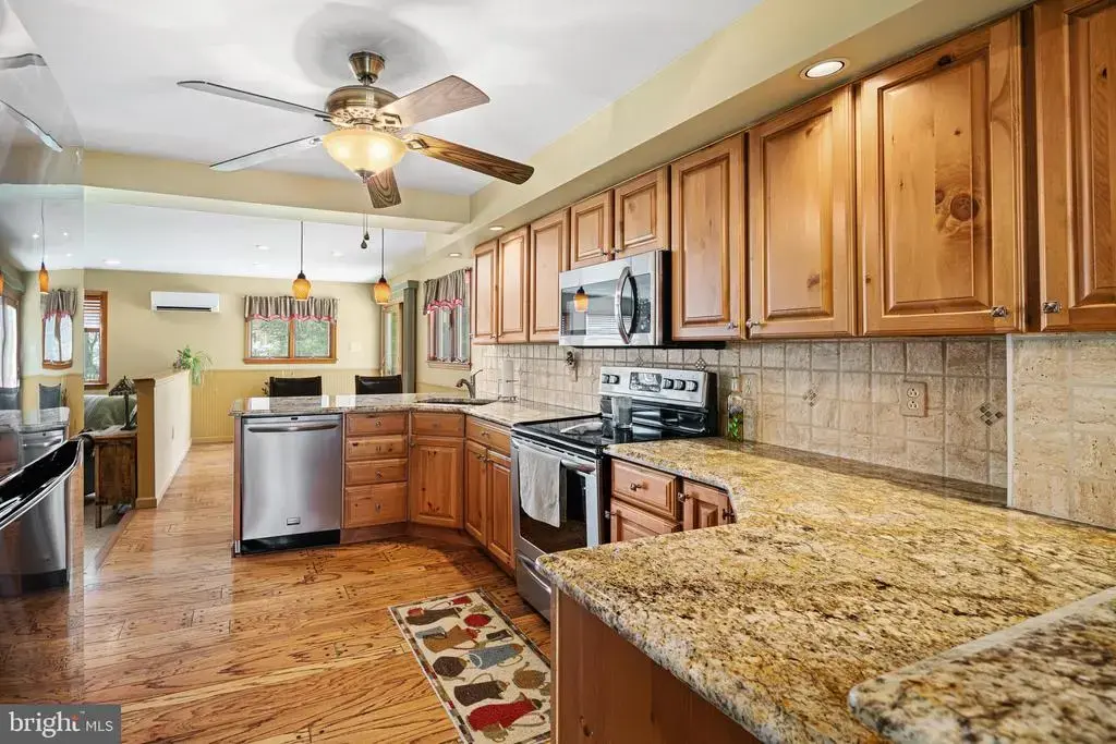 24 Gerald Ave, FEASTERVILLE TREVOSE