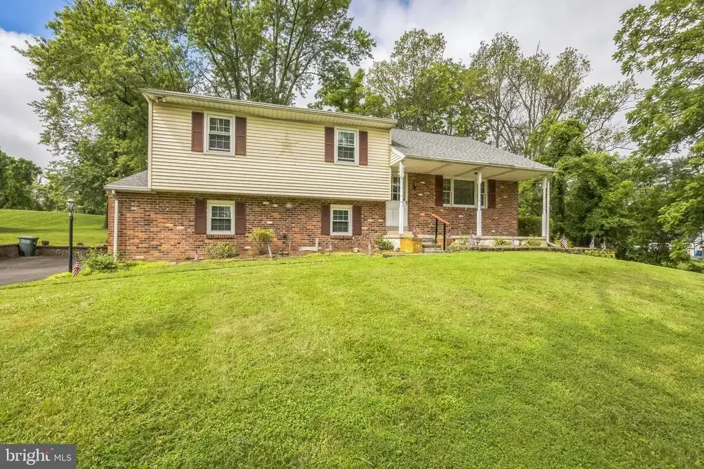 886 Sackettsford Rd, IVYLAND