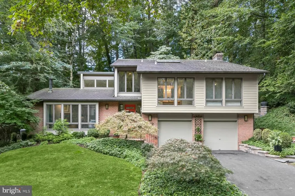 6812 Carlynn Ct, Bethesda