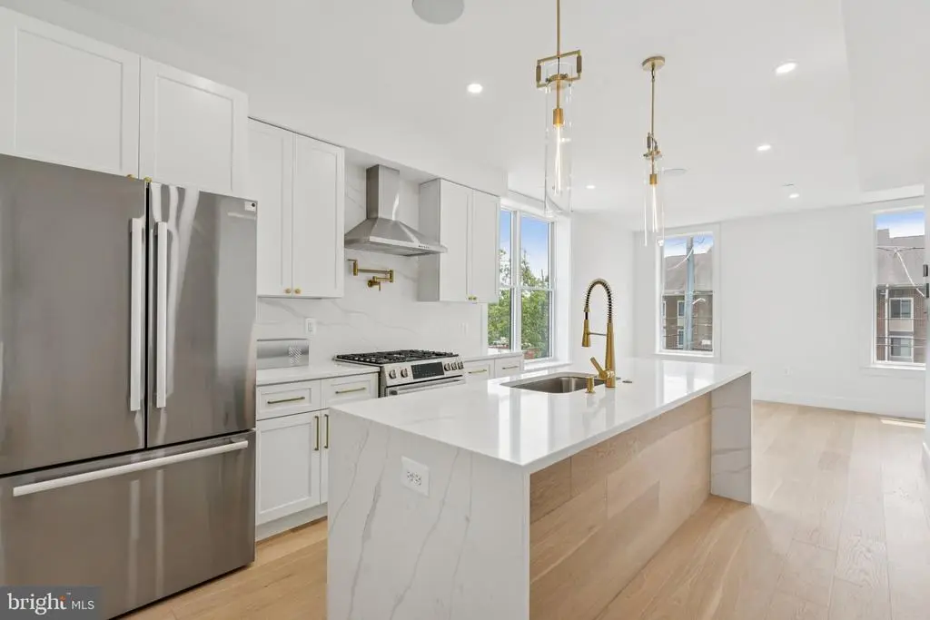 636 Edgewood St Ne #a, WASHINGTON