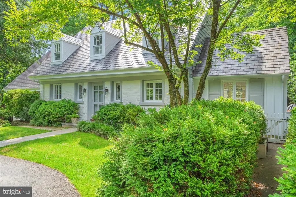 8519 Longfellow Pl, CHEVY CHASE