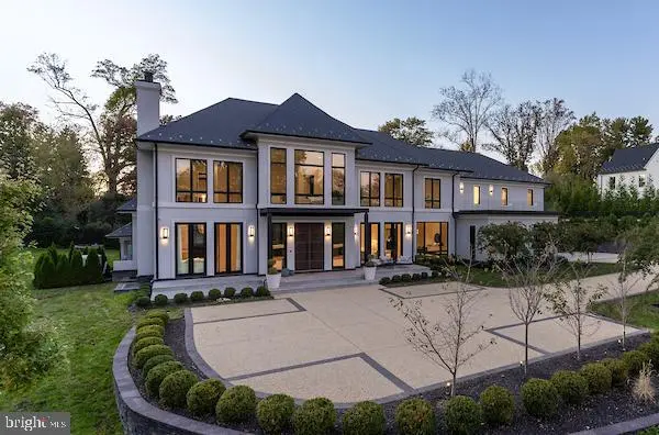 1020 Langley Hill Dr, MCLEAN