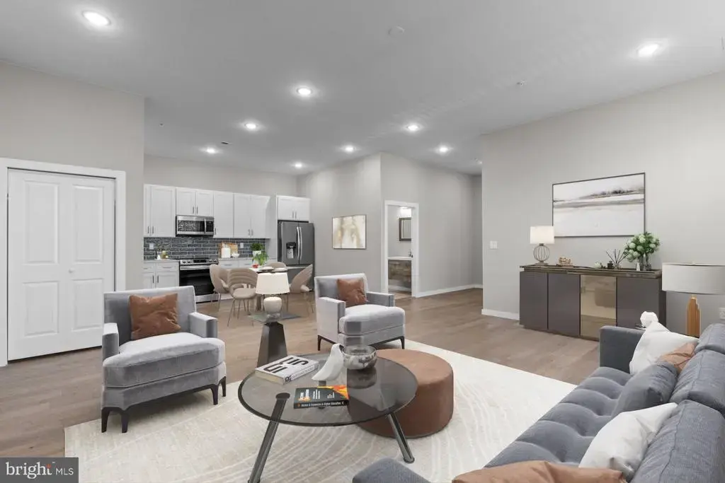 418 Jefferson Ave #4, BRISTOL