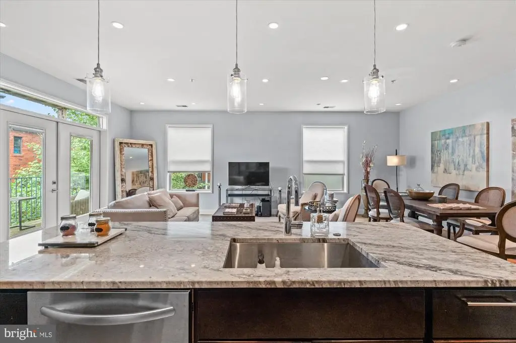 610 Newton Pl Nw #8, Washington