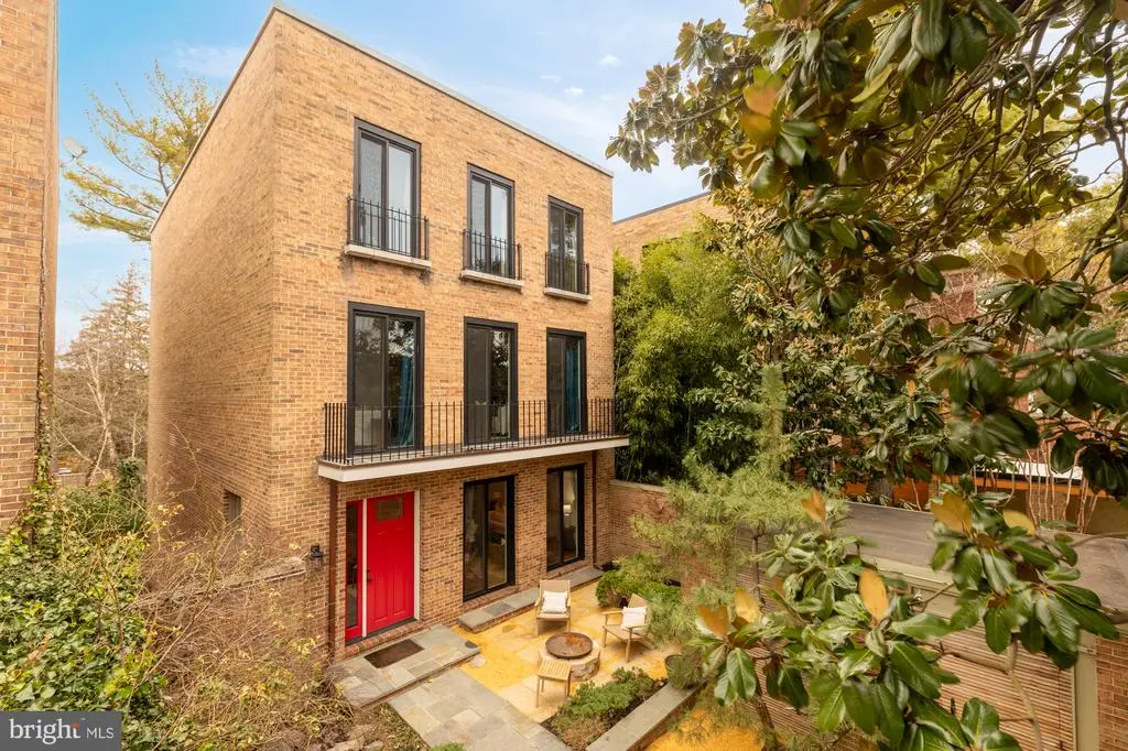 3541 Ordway St Nw, WASHINGTON